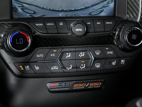 Used 2016 Chevrolet Corvette Z06 w/ 3LZ Preferred Equipment Group RWD image 31