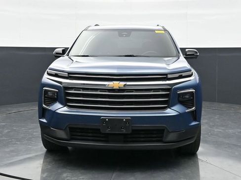 Used 2024 Chevrolet Traverse LT AWD/4WD image 2