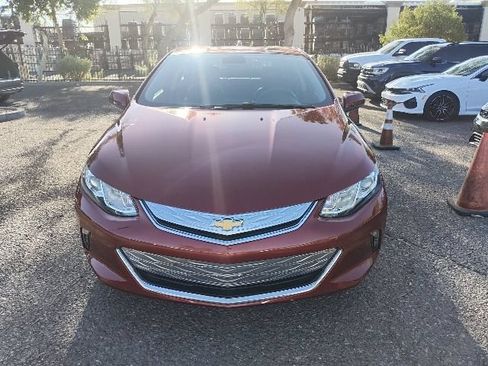 Used 2018 Chevrolet Volt LT w/ LT Driver Confidence Package FWD image 4