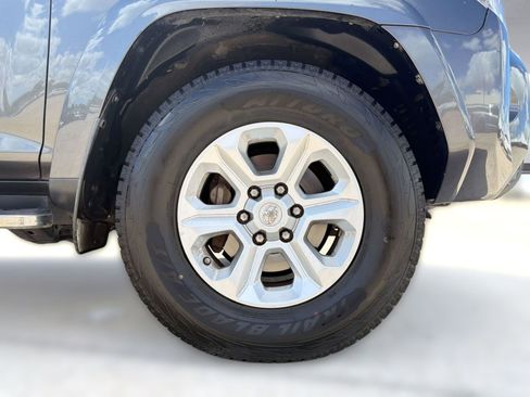 Used 2016 Toyota 4Runner SR5 Premium image 11