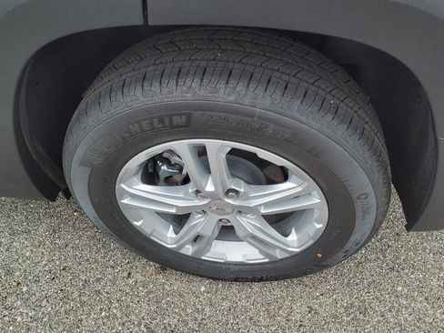 Used 2023 GMC Terrain SLE w/ LPO, Floor Liner Package FWD image 8