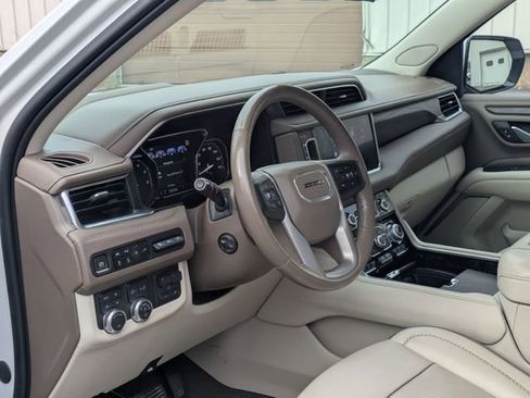 Used 2021 GMC Yukon Denali w/ Denali Ultimate Package image 14