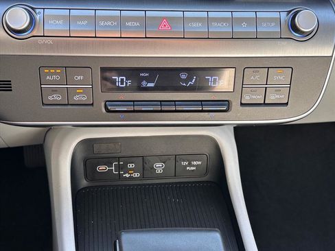 Used 2025 Hyundai Kona SEL image 24