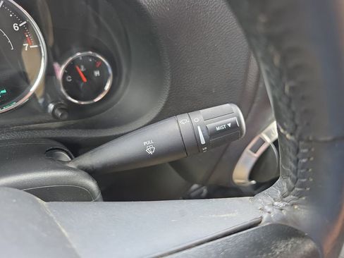 Used 2017 Jeep Wrangler Unlimited Rubicon w/ Connectivity Group AWD/4WD image 23