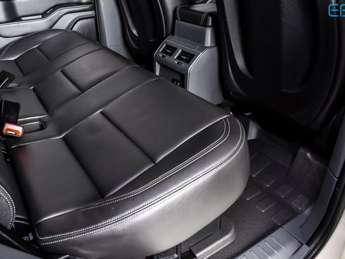 Used 2024 INEOS Grenadier Fieldmaster Edition image 19