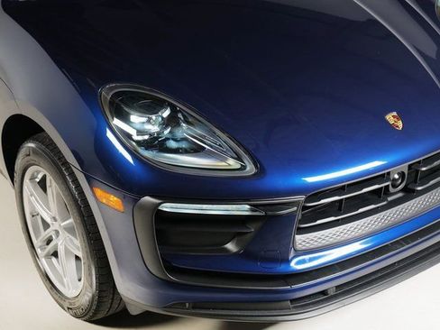 Certified 2023 Porsche Macan image 34