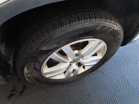 Used 2017 Volkswagen Tiguan S FWD image 10