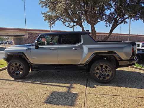 New 2026 GMC Hummer EV 4x4 Crew Cab w/ Carbon Fiber Edition Package image 2