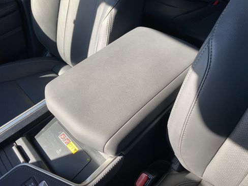 Used 2024 Lexus GX 550 image 36