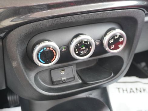 Used 2014 FIAT 500L Pop image 19