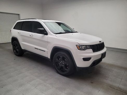 Used 2019 Jeep Grand Cherokee Laredo AWD/4WD image 11
