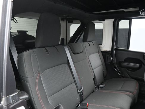 Used 2021 Jeep Wrangler Unlimited Rubicon w/ Xtreme Recon 35" Tire Package image 13