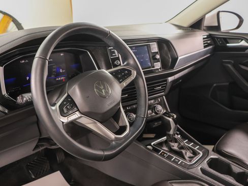 Used 2023 Volkswagen Jetta SE w/ Panoramic Sunroof Package FWD image 23