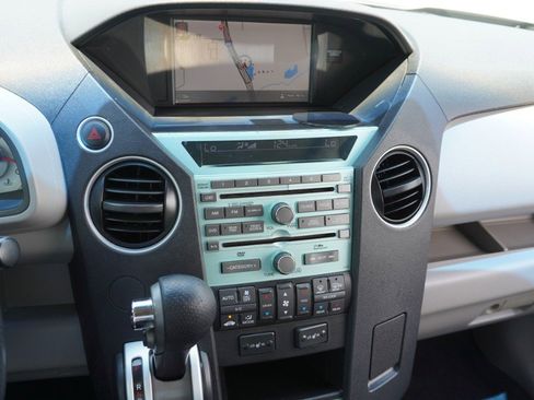 Used 2010 Honda Pilot Touring image 16