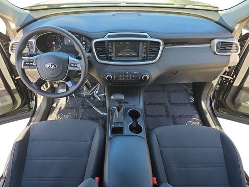 Used 2019 Kia Sorento L image 9