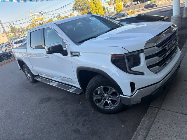 Used 2024 GMC Sierra 1500 SLE AWD/4WD image 3