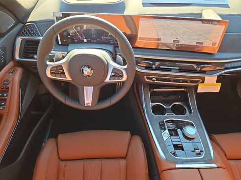 Used 2026 BMW X7 xDrive40i w/ Executive Package image 14