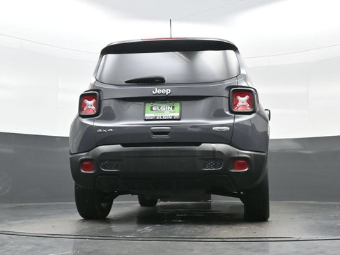 Used 2022 Jeep Renegade Latitude AWD/4WD image 30