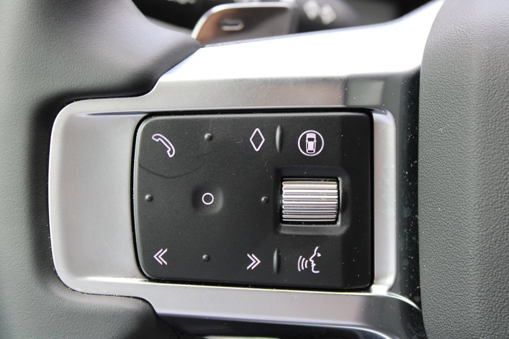 Certified 2025 Land Rover Discovery S AWD/4WD image 15