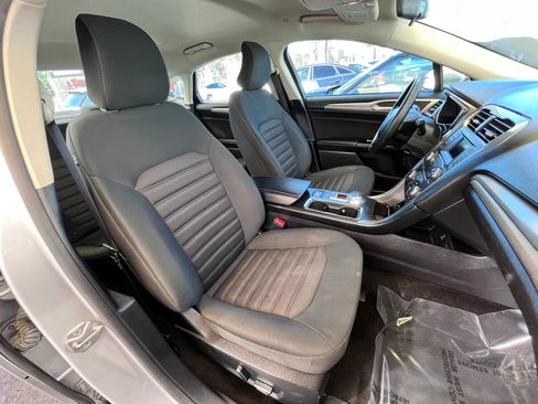 Used 2017 Ford Fusion SE image 14