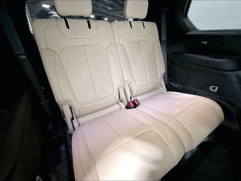 Used 2023 Jeep Grand Cherokee L Limited AWD/4WD image 33