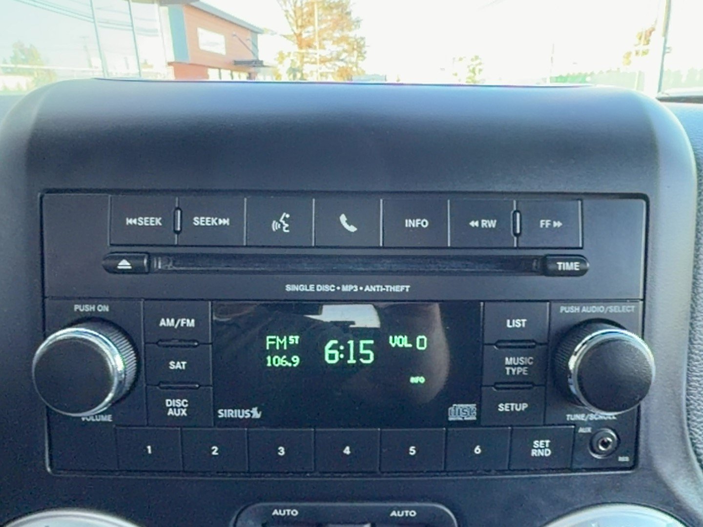 Used 2012 Jeep Wrangler Unlimited Sahara w/ Connectivity Group AWD/4WD image 9