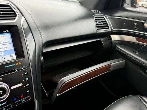 Used 2017 Ford Explorer Platinum AWD/4WD image 59
