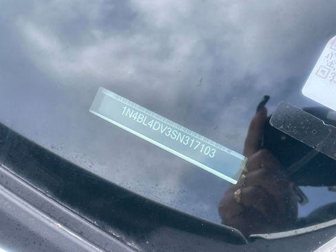 Used 2025 Nissan Altima 2.5 SV image 30