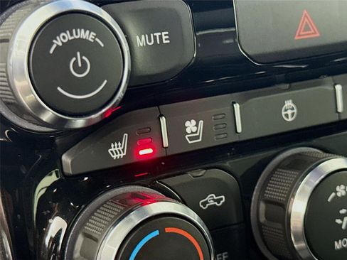 Used 2022 RAM 1500 Laramie AWD/4WD image 21