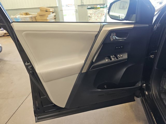 Used 2013 Toyota RAV4 Limited AWD/4WD image 11