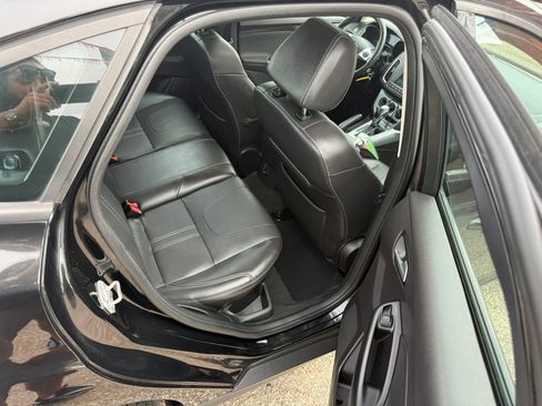 Used 2014 Ford Focus SE w/ Equipment Group 201A FWD image 17