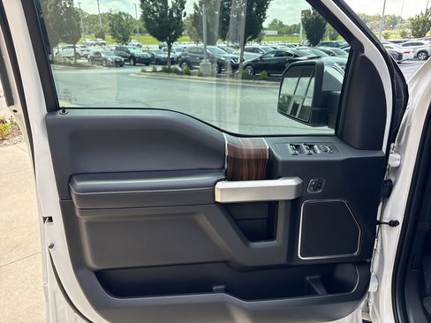 Used 2015 Ford F150 Lariat AWD/4WD image 13