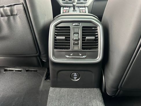 Certified 2026 Porsche Macan Turbo AWD/4WD image 37