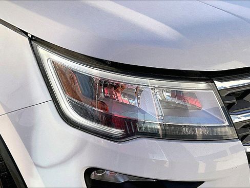 Used 2018 Ford Explorer XLT w/ Equipment Group 201A image 28