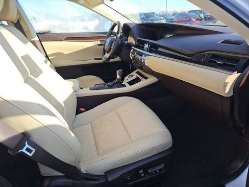 Used 2018 Lexus ES 350 w/ Premier Package image 9