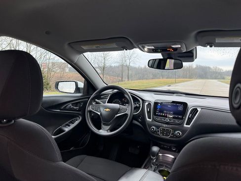 Used 2024 Chevrolet Malibu LT image 19