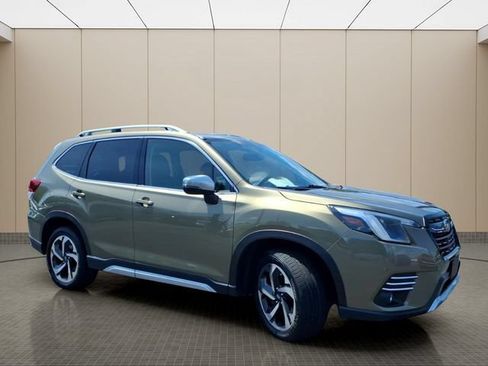 Used 2023 Subaru Forester Touring AWD/4WD image 5