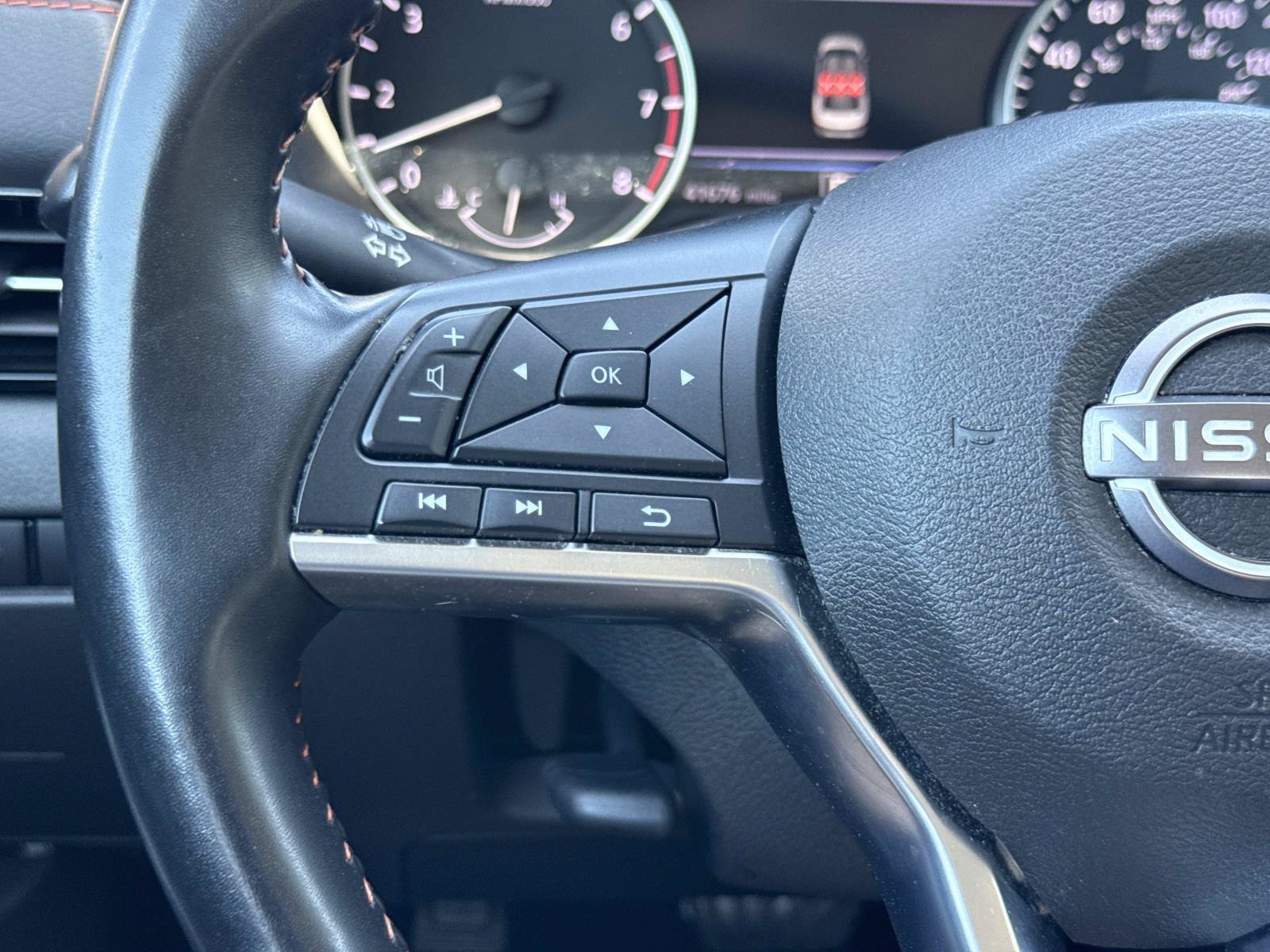 Used 2025 Nissan Sentra SR FWD image 15
