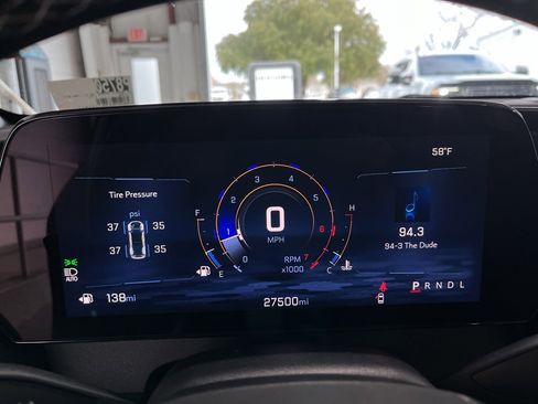 Used 2025 Chevrolet Traverse LT image 19