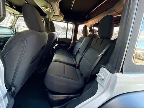 Used 2023 Jeep Wrangler Unlimited w/ Cold Weather Group image 26