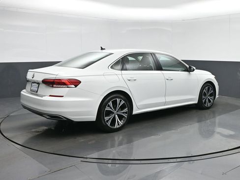 Used 2022 Volkswagen Passat 2.0T SE FWD image 7