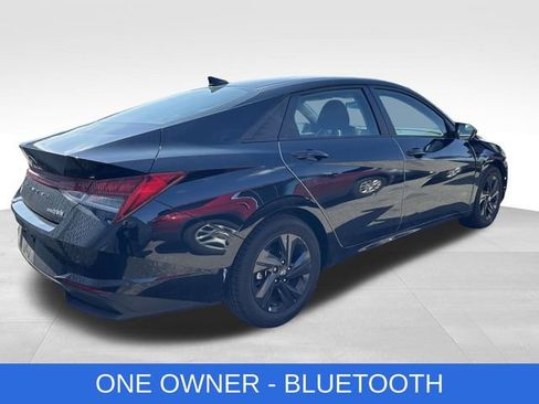 Used 2023 Hyundai Elantra Blue image 2