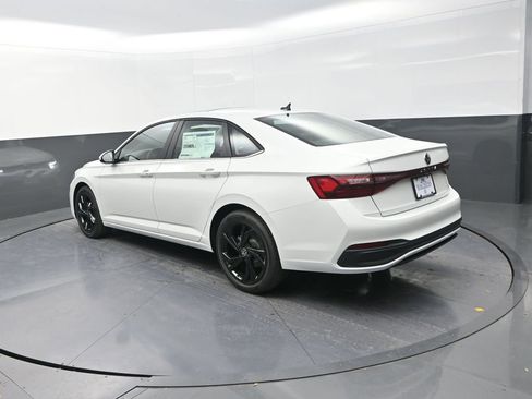 New 2026 Volkswagen Jetta SE FWD image 8