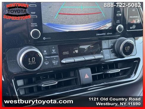 Used 2022 Toyota Highlander LE AWD/4WD image 32