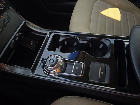 Used 2019 Ford Edge SE FWD image 20