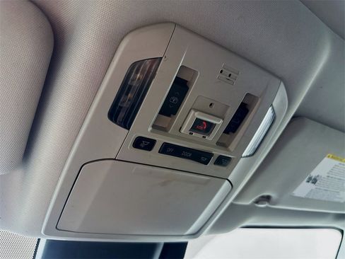 Used 2022 Toyota Highlander Platinum image 34