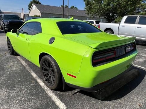 Used 2015 Dodge Challenger SRT w/ Technology Group RWD image 7