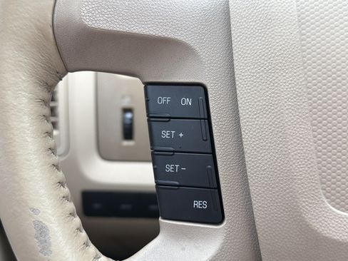 Used 2010 Ford Escape XLT FWD image 14