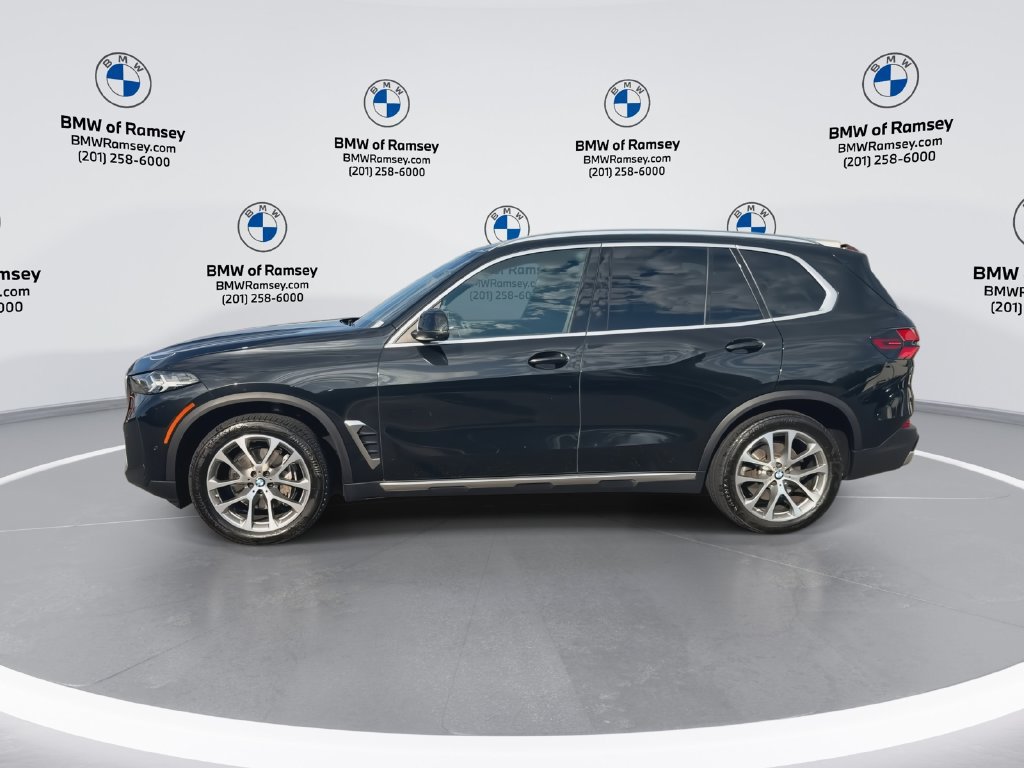 Used 2024 BMW X5 xDrive40i w/ Parking Assistance Package AWD/4WD image 5
