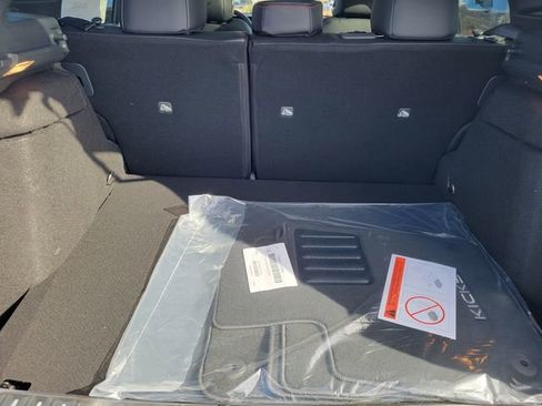 New 2026 Nissan Kicks SR w/ SR Premium Package AWD/4WD image 38